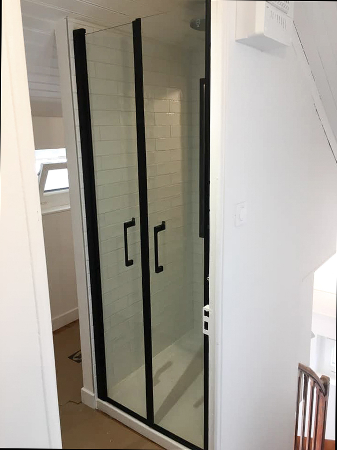 Installation d'une cabine de douche par HLG PLOMBERIE